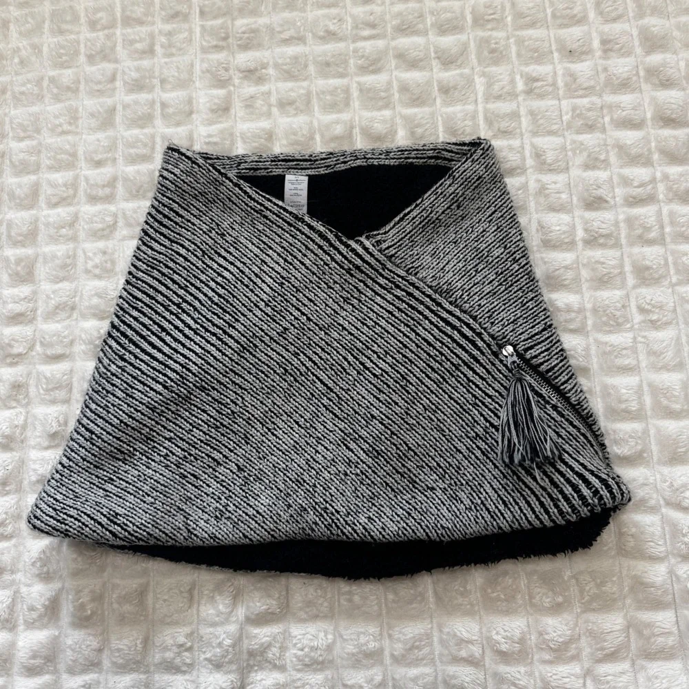 Lululemon Totally Toasty Neck Warmer Black Gray Merinon Wool Winter Snow Outdoor
